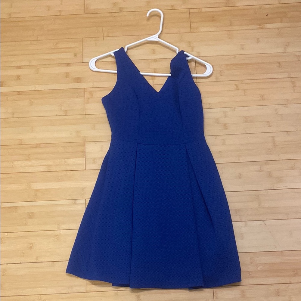 Elegant Blue Sleeveless Dress